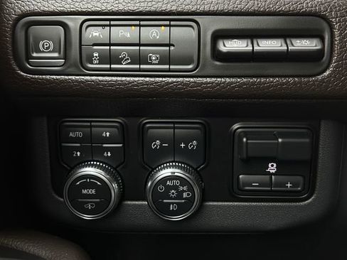 Used 2023 GMC Yukon Denali w/ Max Trailering Package AWD/4WD image 25