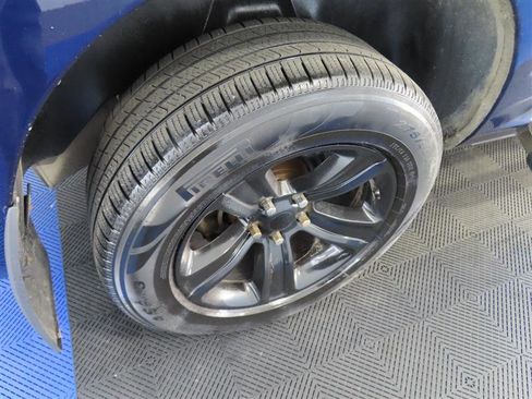 Used 2018 RAM 1500 Classic SLT w/ Luxury Group image 8