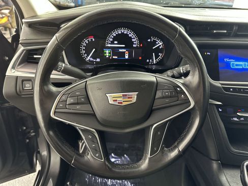 Used 2018 Cadillac XT5 Luxury w/ Driver Awareness Package FWD image 14