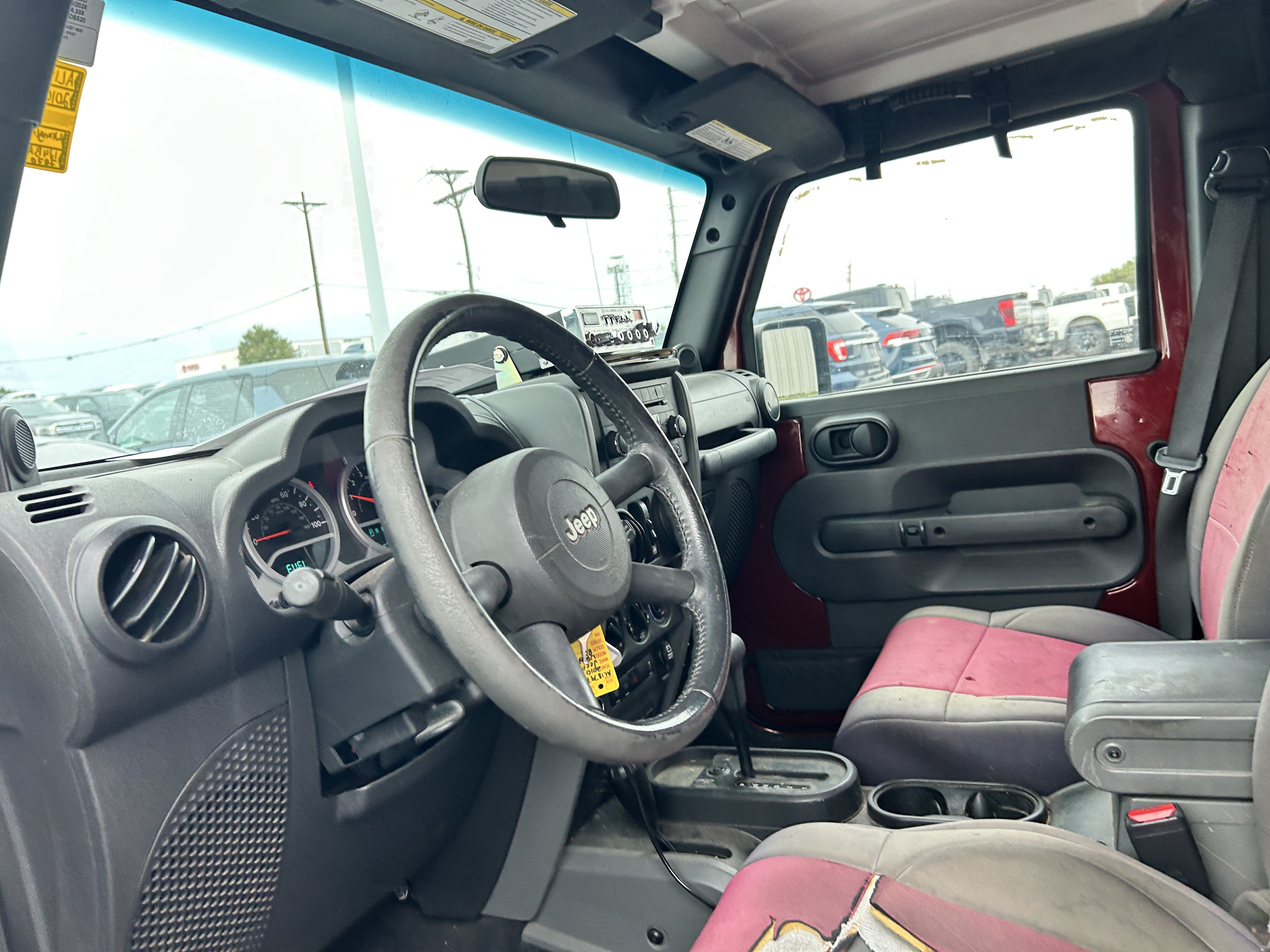 Used 2010 Jeep Wrangler Unlimited Rubicon AWD/4WD image 9