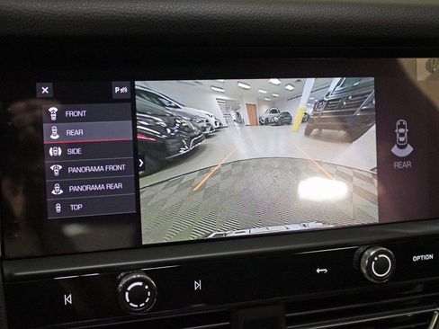 Certified 2026 Porsche Macan AWD/4WD image 27