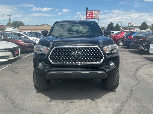 Used 2018 Toyota Tacoma TRD Off-Road AWD/4WD image 3