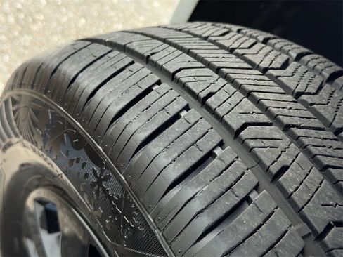 Used 2018 Dodge Grand Caravan SE w/ UConnect Hands-Free Group image 25