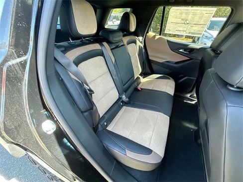 New 2025 Chevrolet Equinox ACTIV w/ Safety and Technology Package image 27