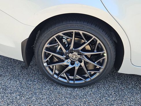 New 2026 Toyota Camry Hybrid AWD/4WD image 18