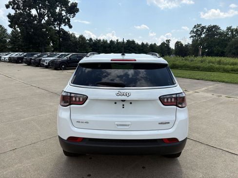 Used 2023 Jeep Compass Latitude AWD/4WD image 23
