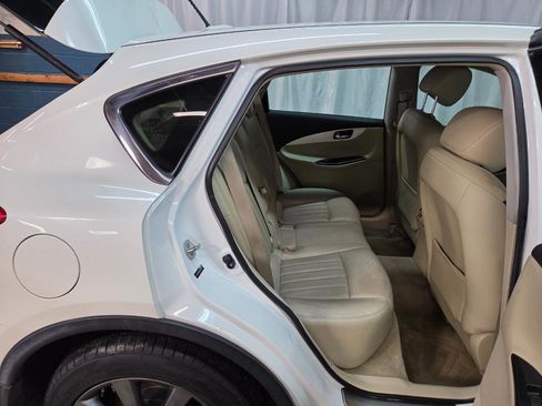 Used 2017 INFINITI QX50 AWD image 15