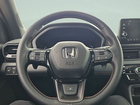 Certified 2025 Honda Pilot TrailSport image 37