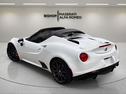 Used 2015 Alfa Romeo 4C Spider w/ Spider Track Package RWD image 4
