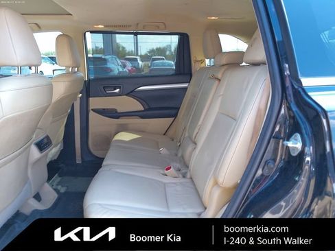 Used 2016 Toyota Highlander XLE AWD/4WD image 9
