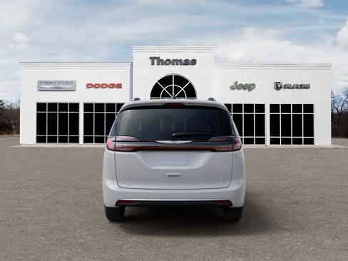 New 2026 Chrysler Pacifica Pinnacle image 7