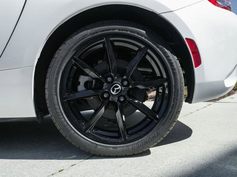 Used 2018 MAZDA MX-5 Miata RF Grand Touring RWD image 32