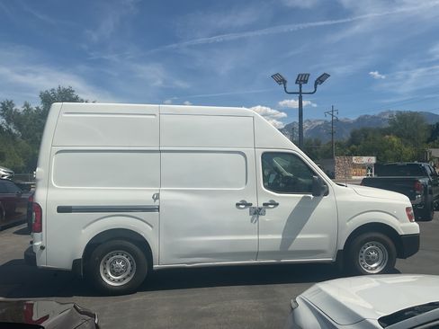Used 2019 Nissan NV 2500 S RWD image 3