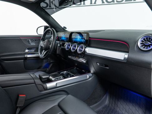 Used 2022 Mercedes-Benz GLB 250 250 4MATIC image 21