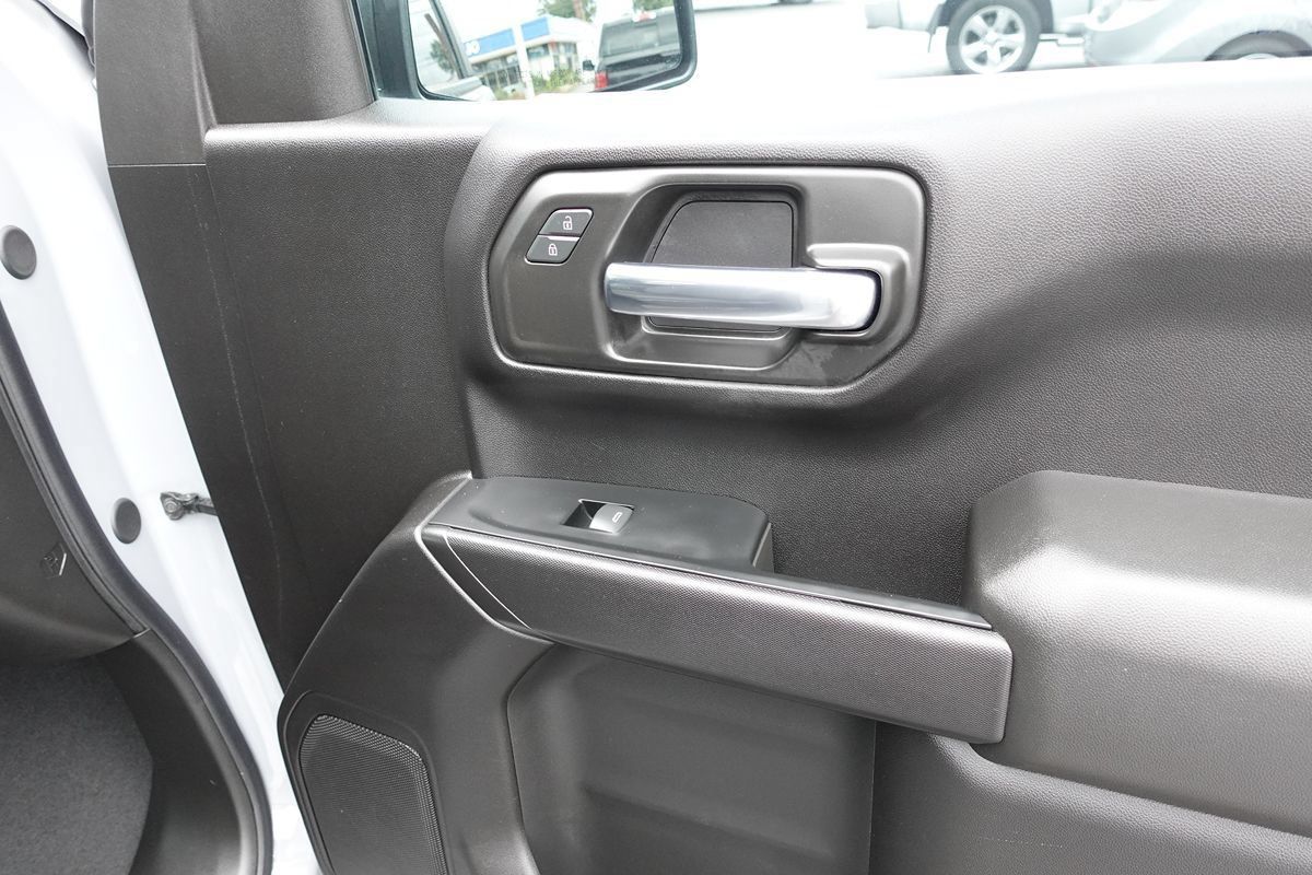 Used 2024 Chevrolet Silverado 1500 Custom w/ Dark Appearance Package AWD/4WD image 34
