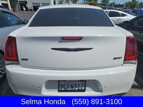 Used 2022 Chrysler 300 Touring L w/ Popular Equipment Group AWD/4WD image 5