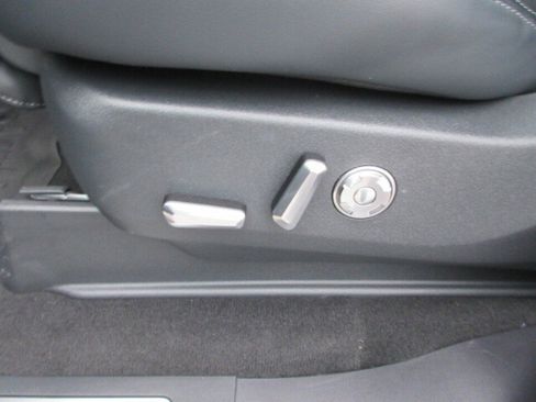 Used 2025 Lincoln Navigator Reserve w/ Jet Appearance Package image 12