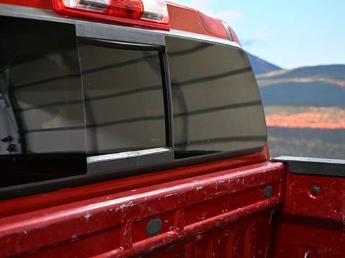 Used 2016 Chevrolet Colorado LT w/ LT Convenience Package image 16