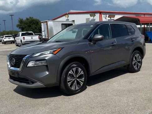 Used 2021 Nissan Rogue SV image 4