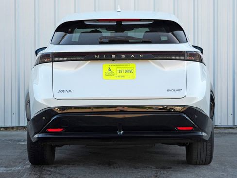 Used 2025 Nissan Ariya FWD image 10