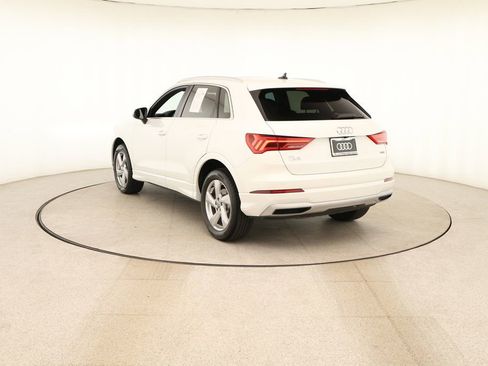 Used 2020 Audi Q3 2.0T Premium w/ Convenience Package AWD/4WD image 4