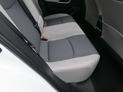 Used 2024 Toyota RAV4 XLE AWD/4WD image 36