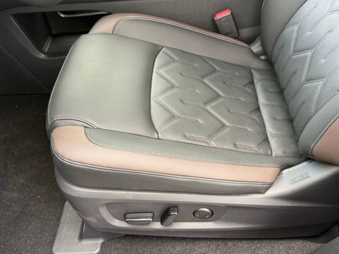 New 2026 Nissan Pathfinder Platinum AWD/4WD image 40
