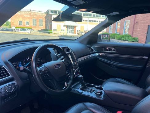 Used 2019 Ford Explorer Sport w/ Equipment Group 401A AWD/4WD image 10