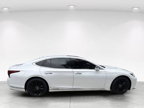 Used 2023 Lexus LS 500 w/ Accessory Package (Z2) RWD image 3