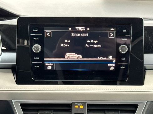 New 2026 Volkswagen Taos SE image 30