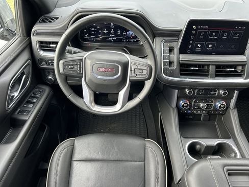 Certified 2024 GMC Yukon XL SLT w/ SLT Luxury Package image 15