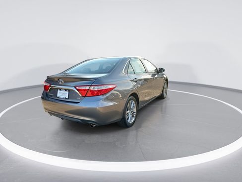 Used 2017 Toyota Camry SE image 8