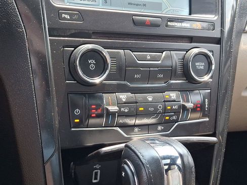 Certified 2018 Ford Explorer XLT w/ Equipment Group 202A AWD/4WD image 16