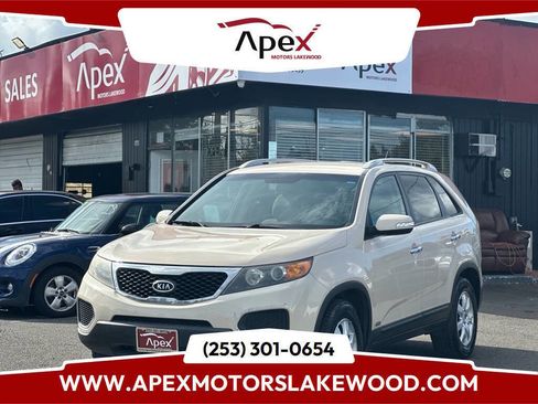Used 2011 Kia Sorento LX image 1