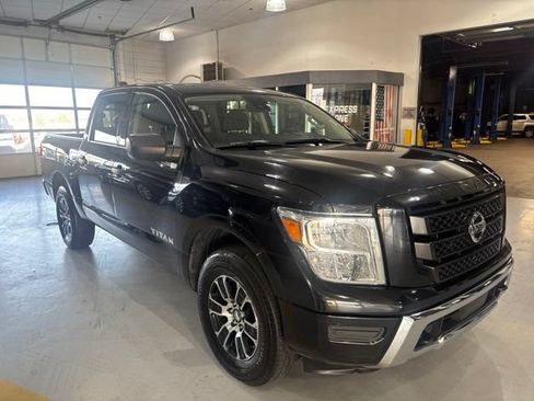 Used 2022 Nissan Titan SV AWD/4WD image 8