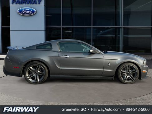 Used 2010 Ford Mustang Shelby GT500 RWD image 9
