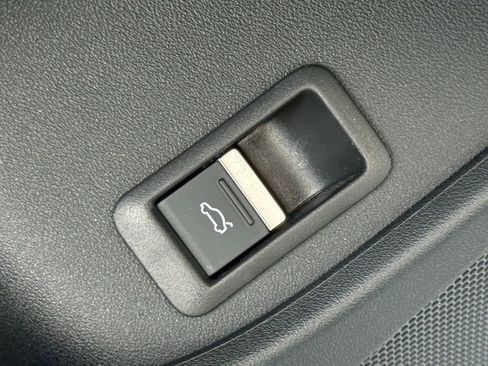 Used 2023 Audi Q4 e-tron Premium Plus image 68