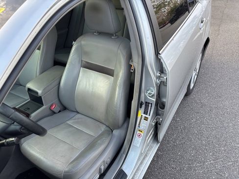 Used 2012 Toyota Camry XLE w/ Leather Pkg image 3
