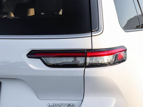 New 2026 Jeep Grand Cherokee L Limited w/ Luxury Tech Group II RWD image 10