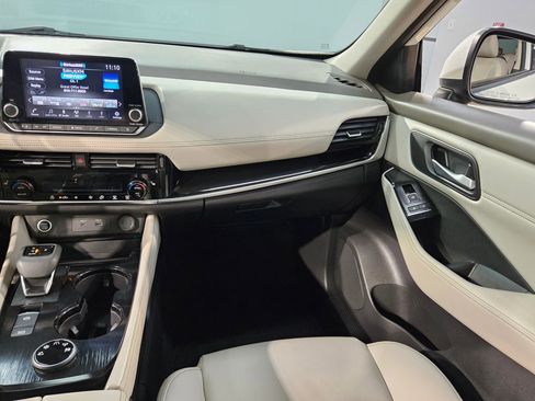 Used 2023 Nissan Rogue SL image 11