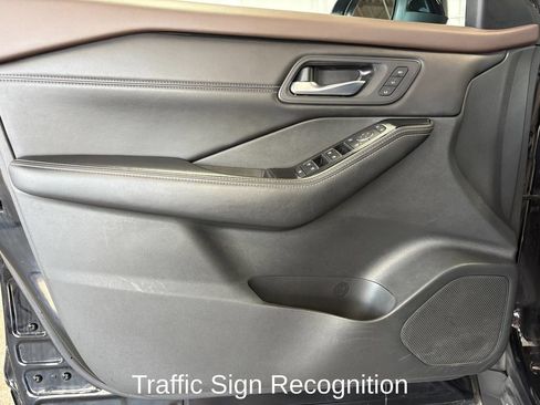 Used 2023 Nissan Rogue SL w/ SL Premium Package AWD/4WD image 10