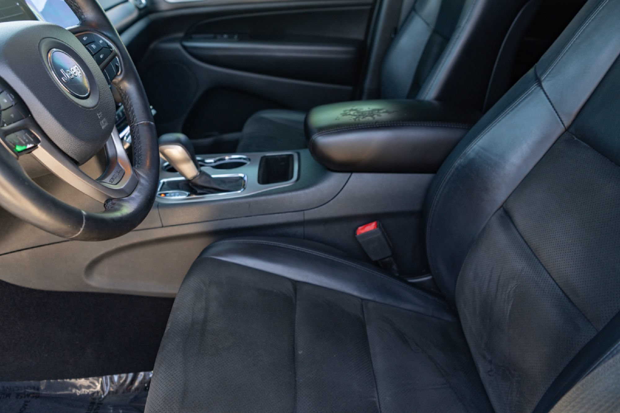 Used 2019 Jeep Grand Cherokee Altitude RWD image 9