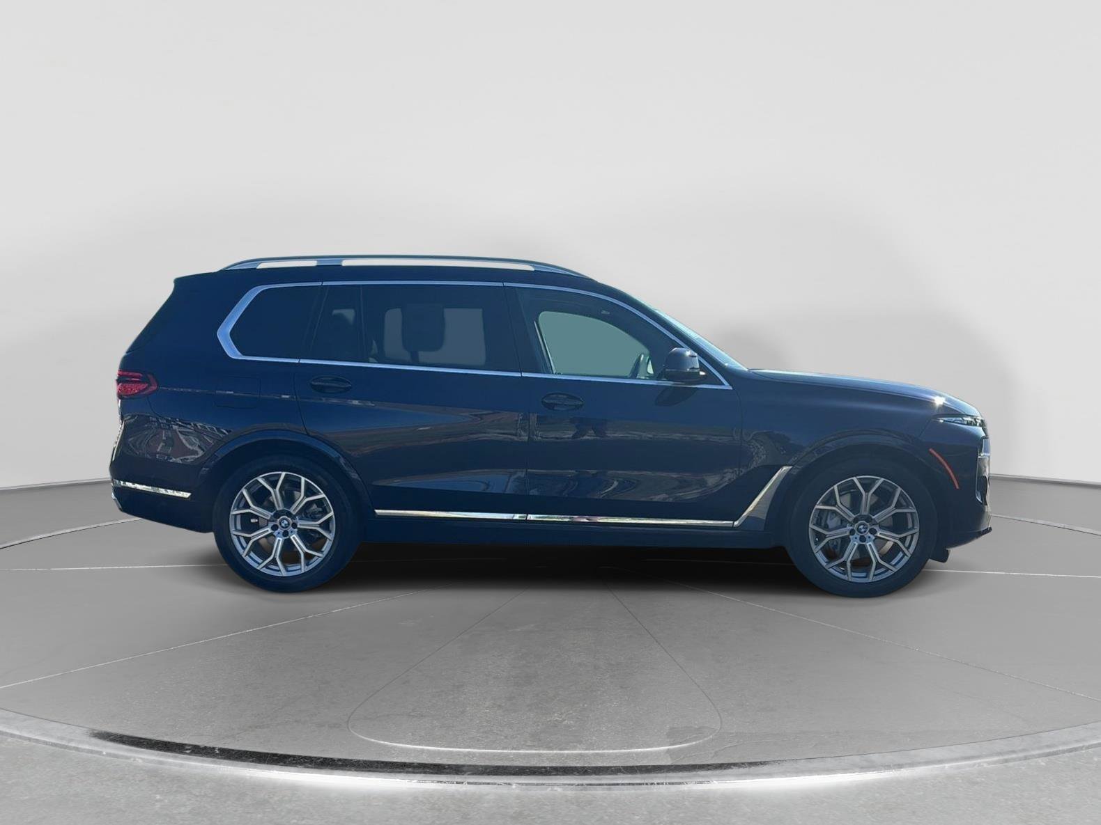 Used 2023 BMW X7 xDrive40i w/ Premium Package AWD/4WD image 13