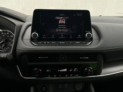 Used 2025 Nissan Rogue SV image 27