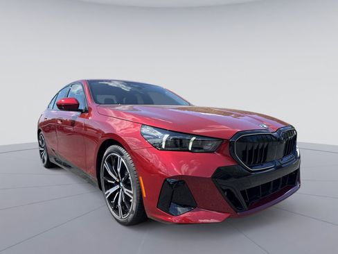 New 2026 BMW 530i xDrive w/ M Sport Package image 3
