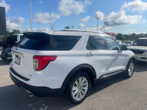Used 2020 Ford Explorer Limited AWD/4WD image 3