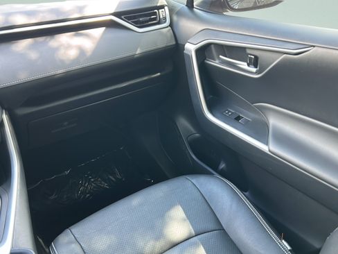 Used 2024 Toyota RAV4 XLE w/ Convenience Package FWD image 13