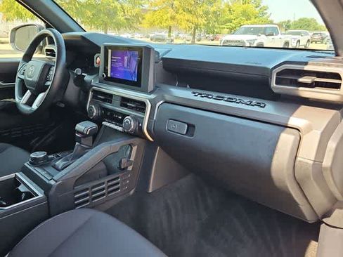 Certified 2024 Toyota Tacoma TRD Off-Road AWD/4WD image 19