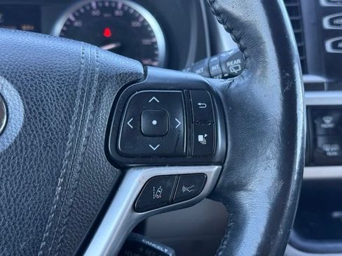 Used 2017 Toyota Highlander XLE AWD/4WD image 28