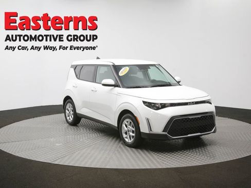 Used 2025 Kia Soul LX w/ LX Technology Package FWD image 49